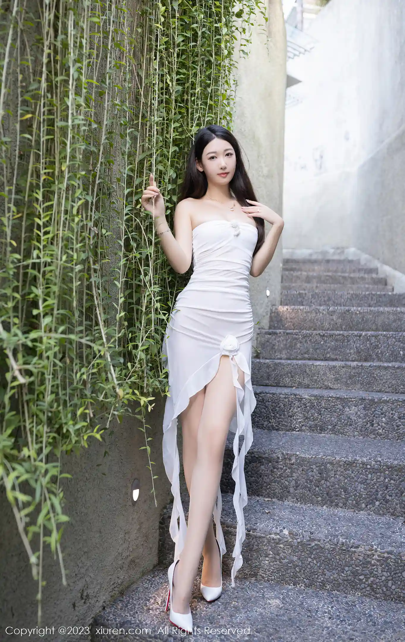 图片[3]-[XiuRen秀人网]2023.05.22 VOL.6780 唐安琪 白色抹胸连衣裙加肉丝美腿性感私房写真集-秀人网官方网站